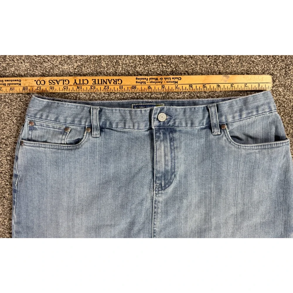 Vintage Y2K Old Navy Denim Mini Skirt Womens 14 Light Wash Stretch 2005 - Picture 6 of 7